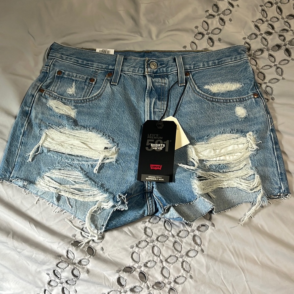 Levi’s 501 shorts. New with tags. Never worn. Size 31